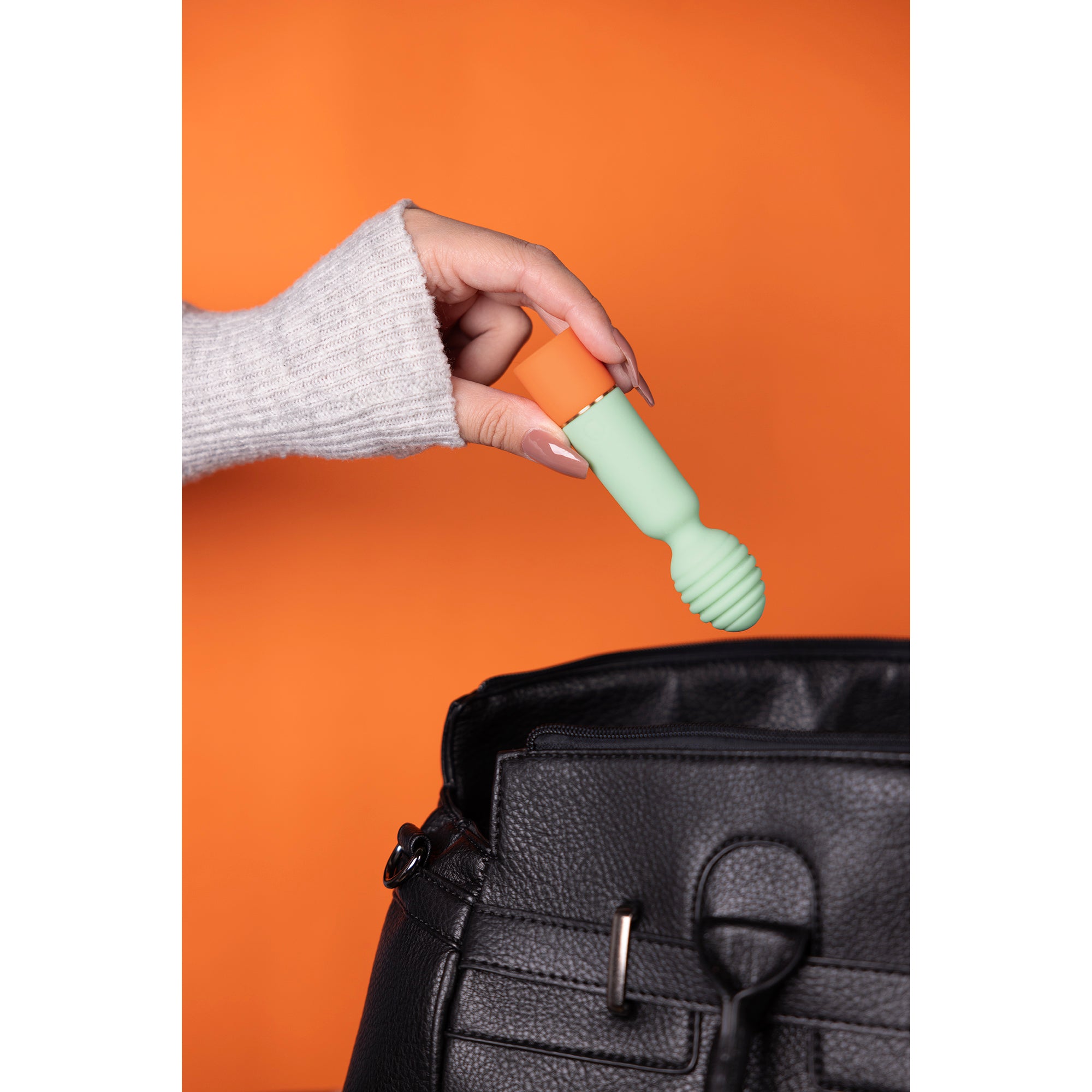 Mini Rillen Vibrator mit USB Anschluss - Spring Sage