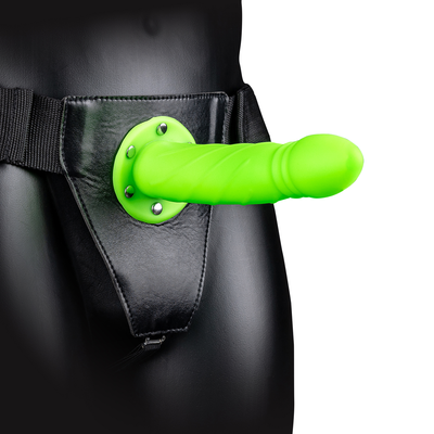 Leuchtet im Dunkeln Verdrehter Hohl Strap-On - 8 / 20 cm - Neon Grün