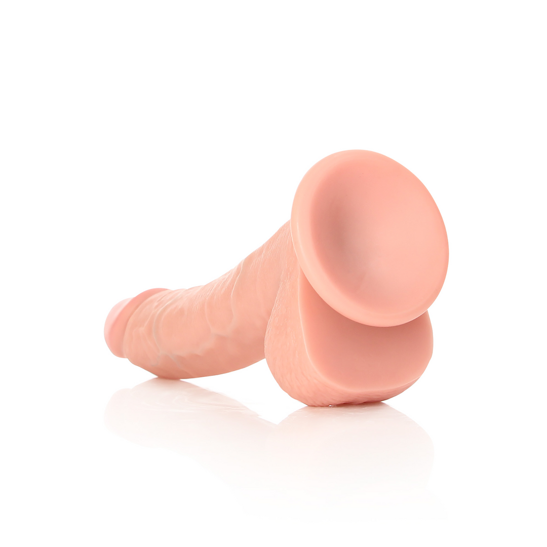 Kurviger realistischer Dildo mit Balls und Saugnapf - 8 / 20,5 cm