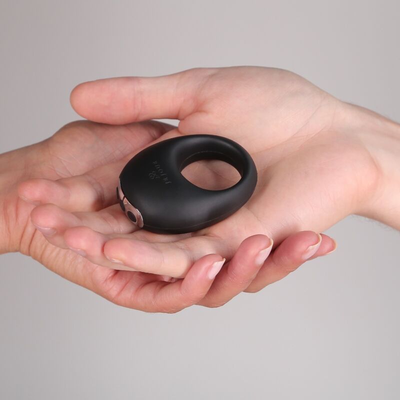 Je Joue – Wiederaufladbarer Schwarzer Vibrator mit Fernbedienung