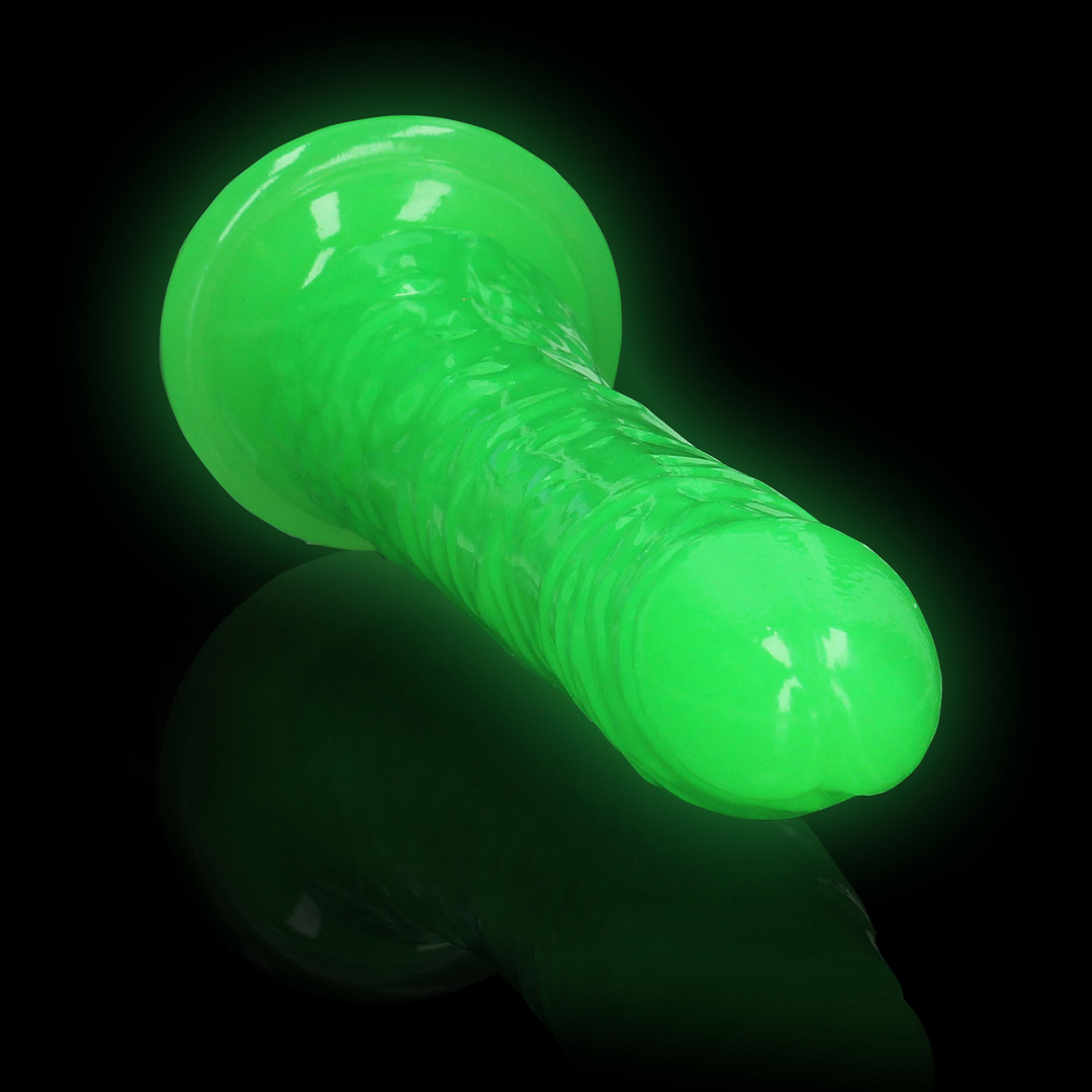 Slim Realistic Dildo mit Saugnapf - Glow in the Dark - 8'' / 20 cm