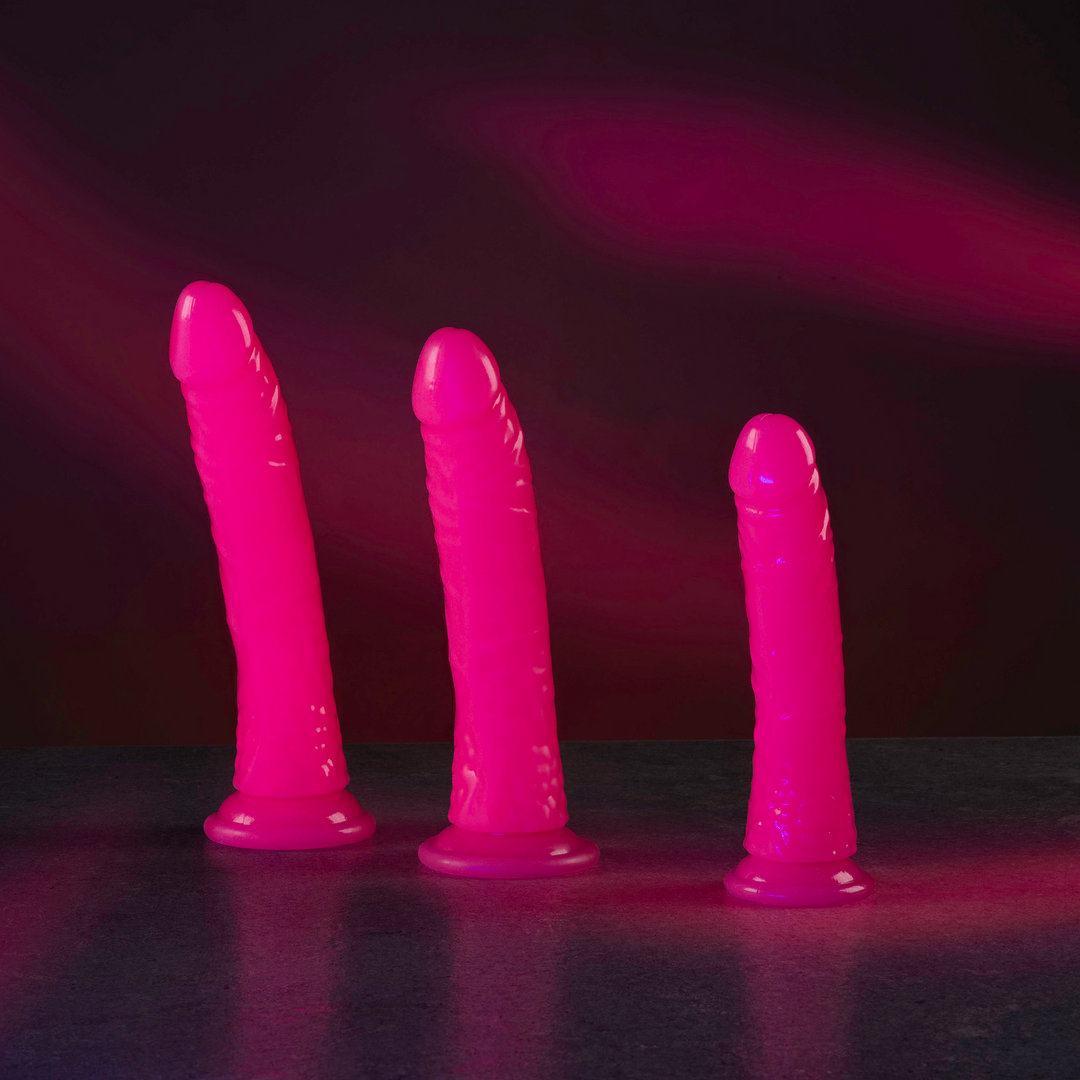 Slim realistischer Dildo mit Saugnapf - im Dunkeln leuchtend - 8'' / 20 cm